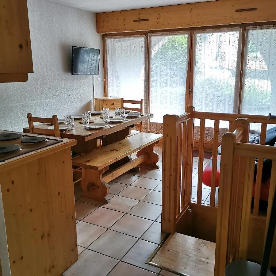 Charmant appartement 6-8 personnes au cœur du village à proximité lac et pistes de ski Morillon