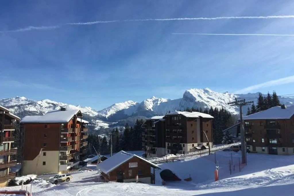 Charmant appartement 6-8 personnes au cœur du village à proximité lac et pistes de ski Morillon