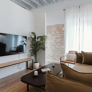 O&l Punonrostro Bright Minimalist Appartement Séville